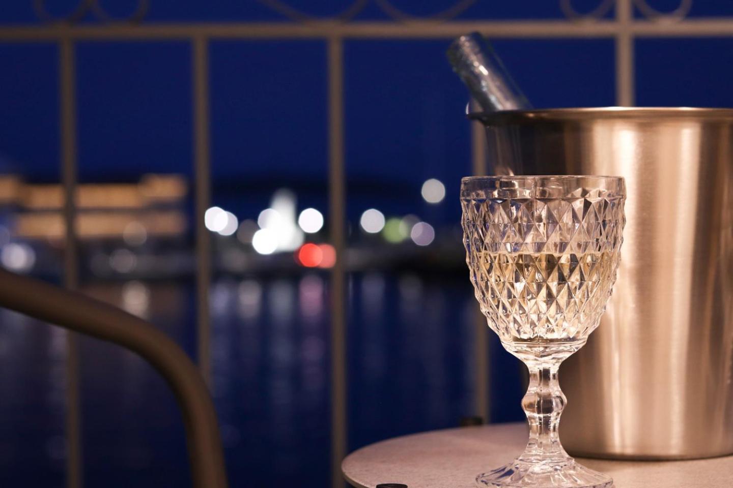 Emilia Suites Ermupoli Zewnętrze zdjęcie